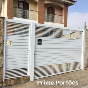 Portão de garagem basculante em chapa lambril em aço galvanizado